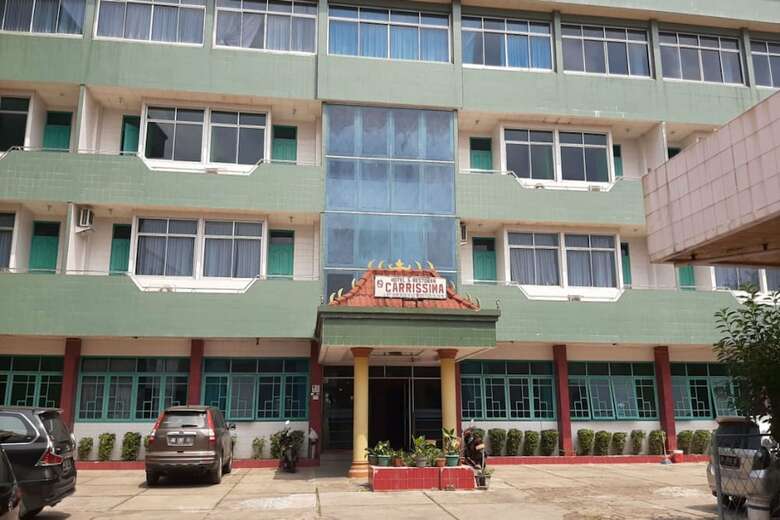 Hostal Oyo 1389 Hotel Carissima