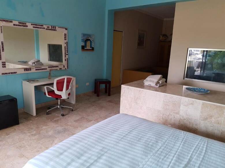 Hotel Suites Aeropuerto 24/7