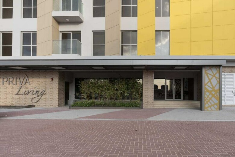 Homely 1br Apartment @ Priv� Living, Arjan