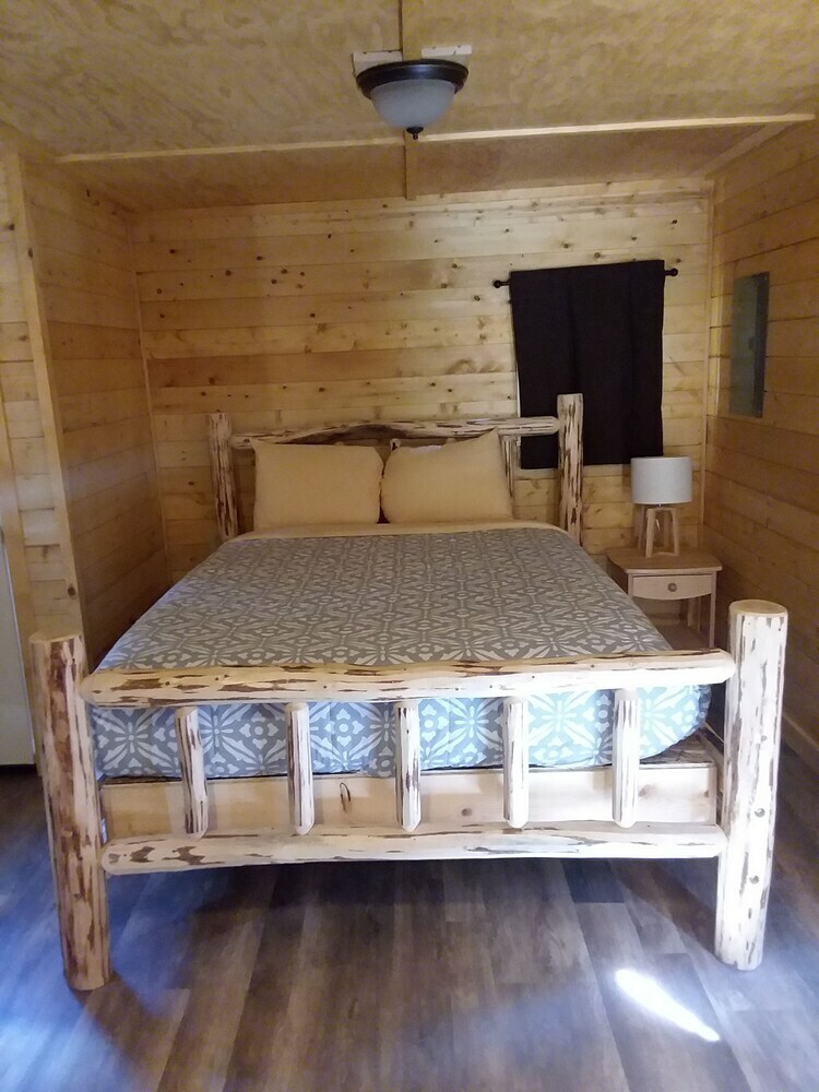Cabana Glacier Acres Guest Ranch