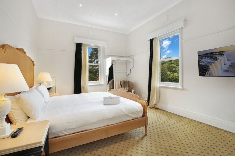 The Robertson Hotel
