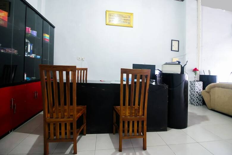 Hostal Oyo 2659 B'rasco Homestay