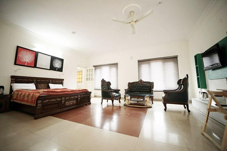 Hotel Tehri Club And Resorts