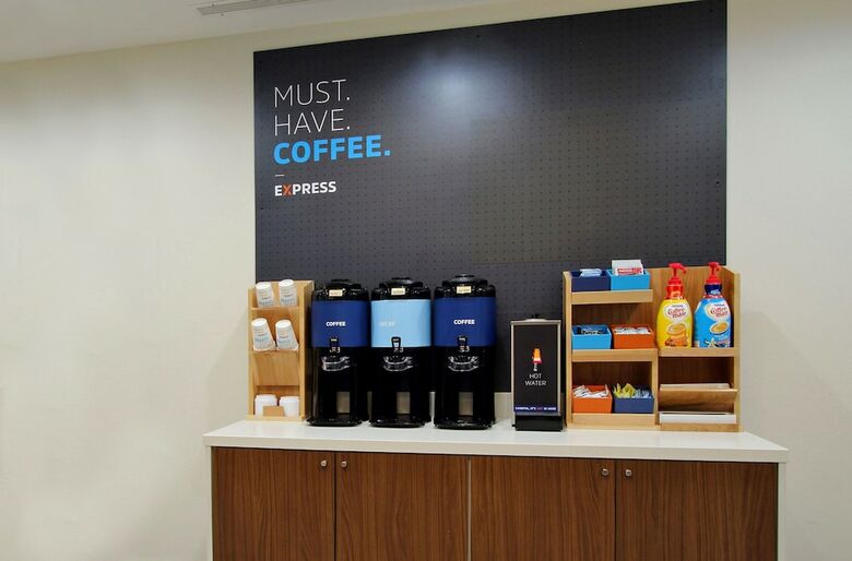 Hotel Holiday Inn Express And Suites