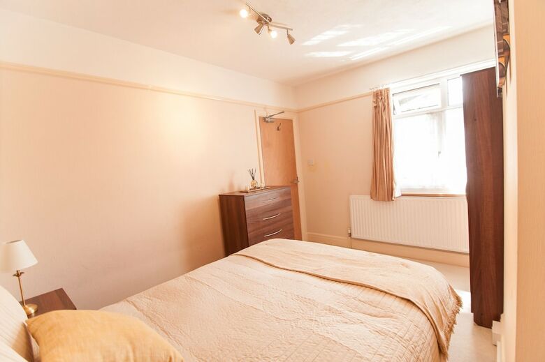 Watford Stays - 4bed House