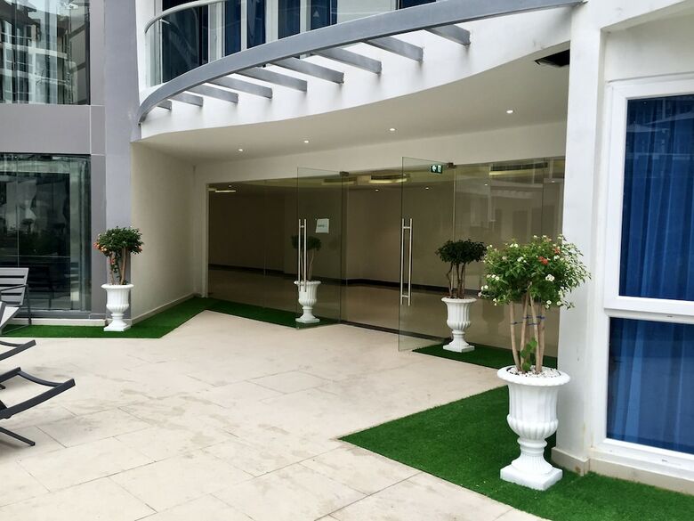 Luxury Apartments In Grand Avenue