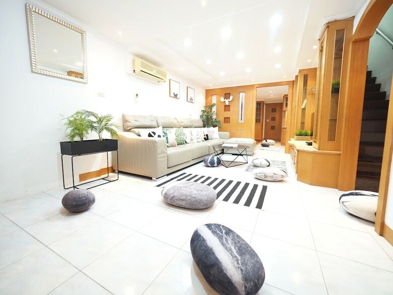 Apartamentos Next To Linjiang Night Market