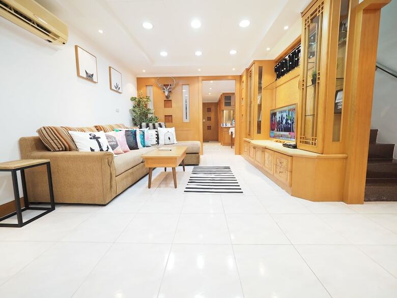 Apartamentos Next To Linjiang Night Market