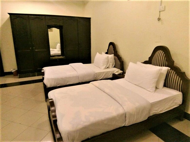 Hotel Capri Residency