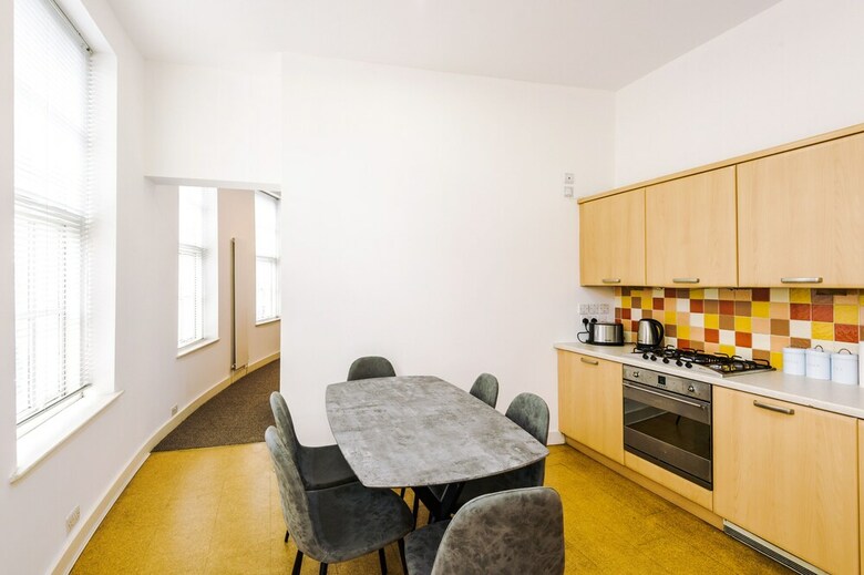 Benson Apartments By Top House
