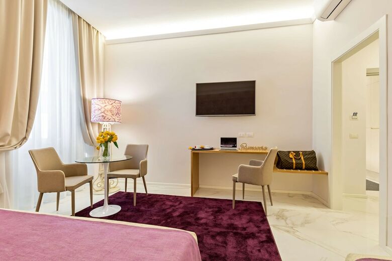 Hotel Cavour Suites Guest House