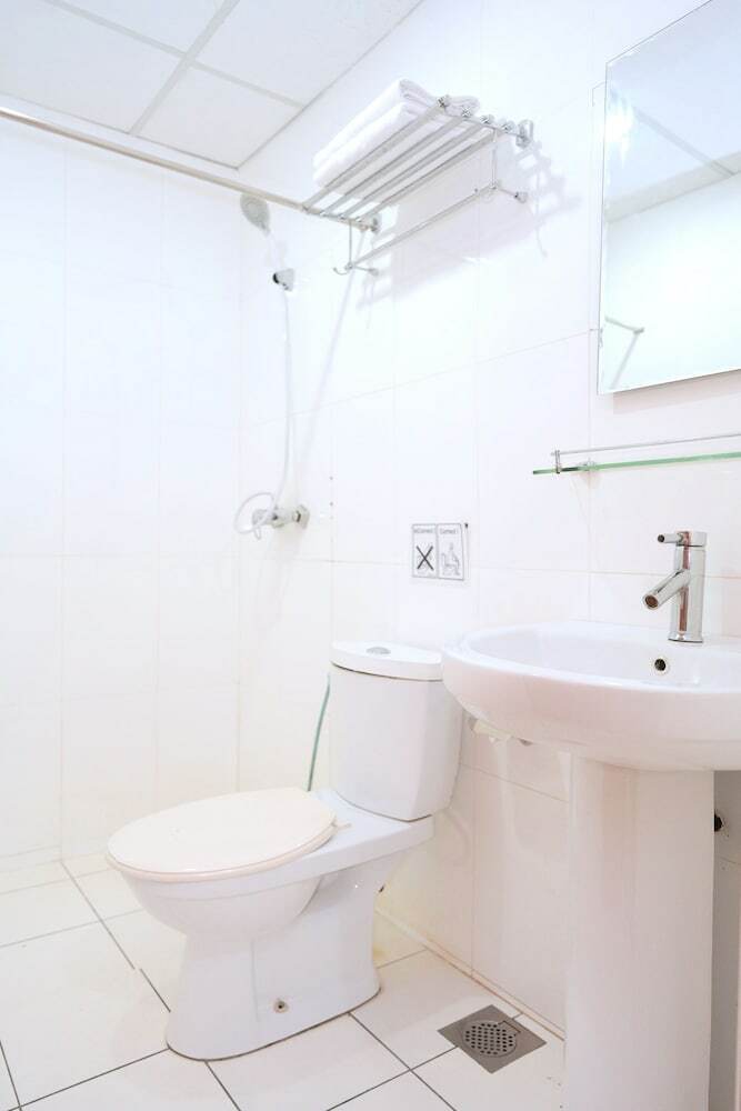 Hotel Oyo 89866 Houz Inn