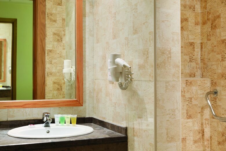 Hotel Ramada Resort By Wyndham Dead Sea