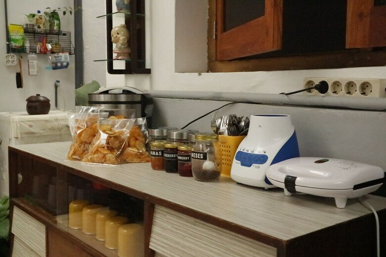 Hostal Semeru Hostel Malang - Adults Only