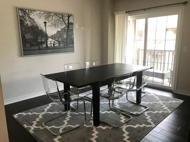 Quiet Town Home At Lake Ontario