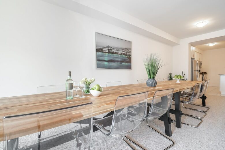 Elegant Brand New Town House