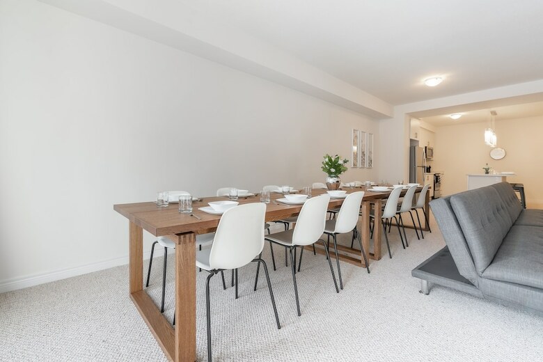 Extravagant Brand New Town House