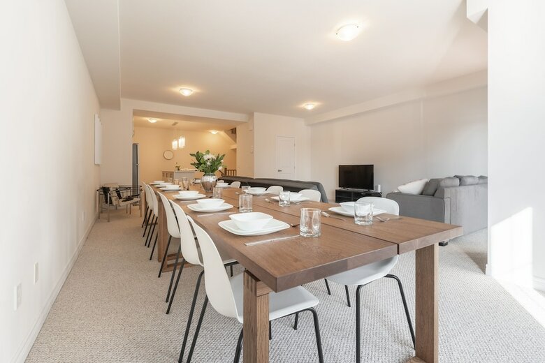 Extravagant Brand New Town House