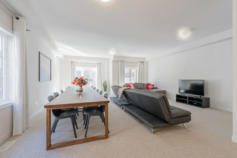 Luxurious Four Bedroom Townhouse