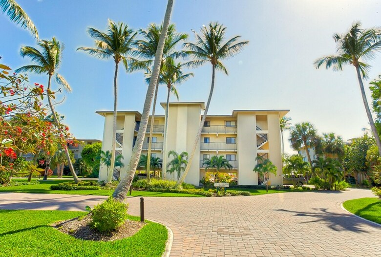 Tarpon Beach 104