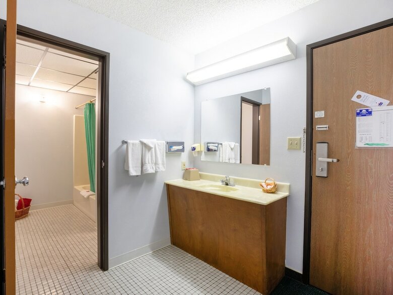 Oyo Hotel Ozark Mo Hwy 65