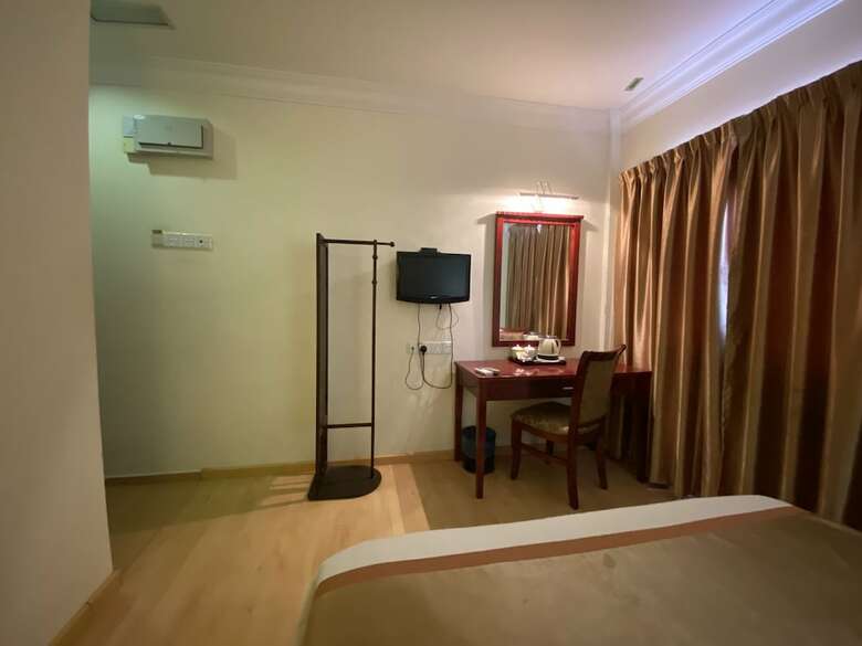 Oyo Capital O 89658 Bustani Hotel