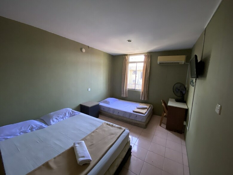 Spot On 89863 Hotel Fah Fah
