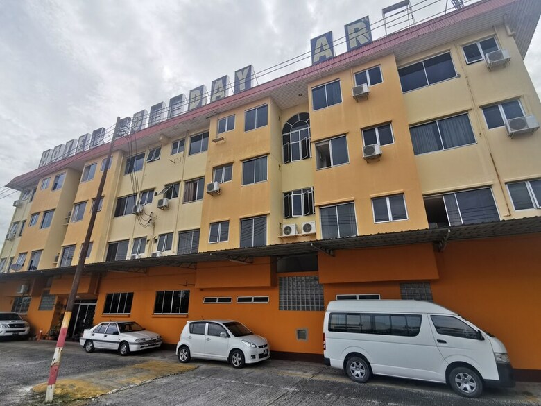 Oyo 89864 Hotel Holiday Park
