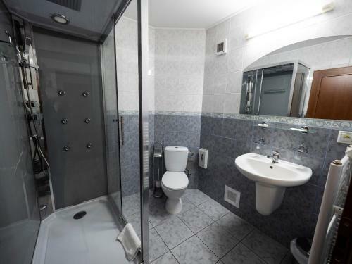 Hostal Penzion Almada