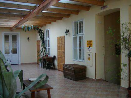 Hostal Victoria - Penzion & Restaurant