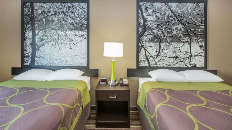 Hotel Super 8 By Wyndham Brookings