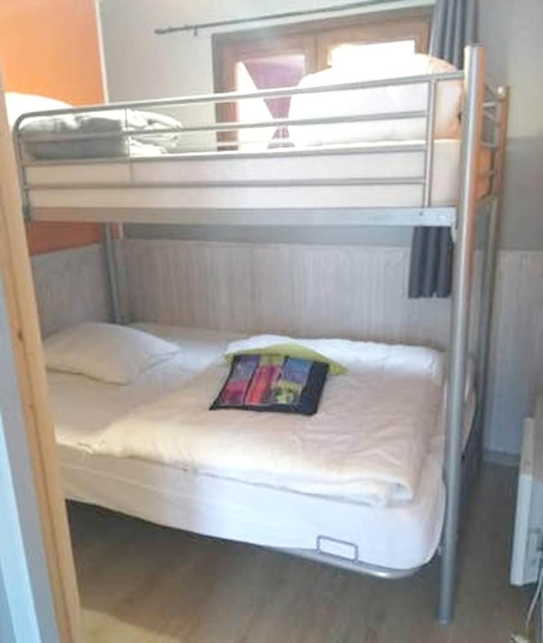 House With 2 Bedrooms In �rez�e, With Enclosed Garden