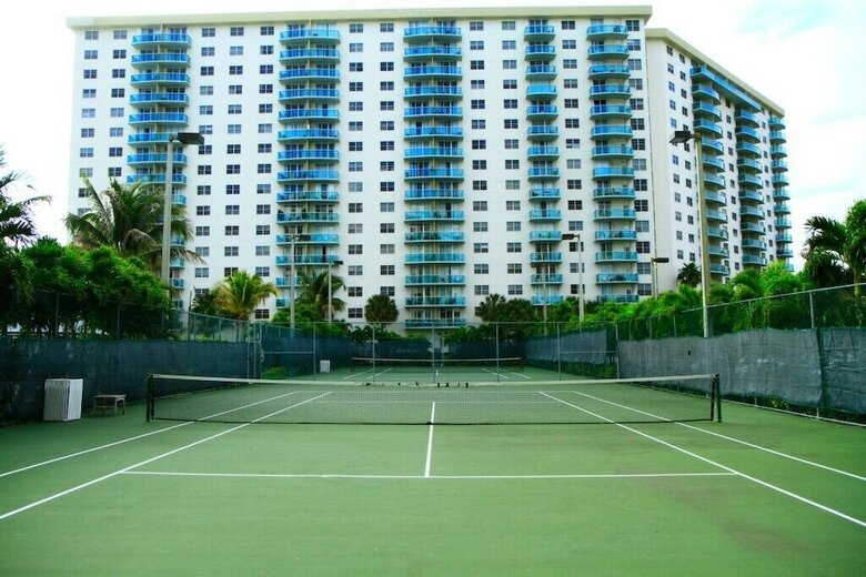 2 Bedroom +den / 2 Bath Apart @ Ocean Reserve 426