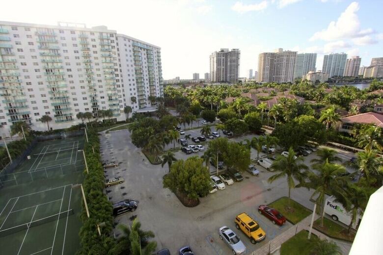 Large 1 Bedroom Bay View Apartment Or610