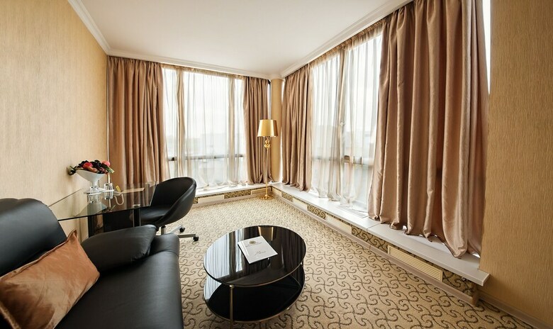 Hotel Kartmazovo Town