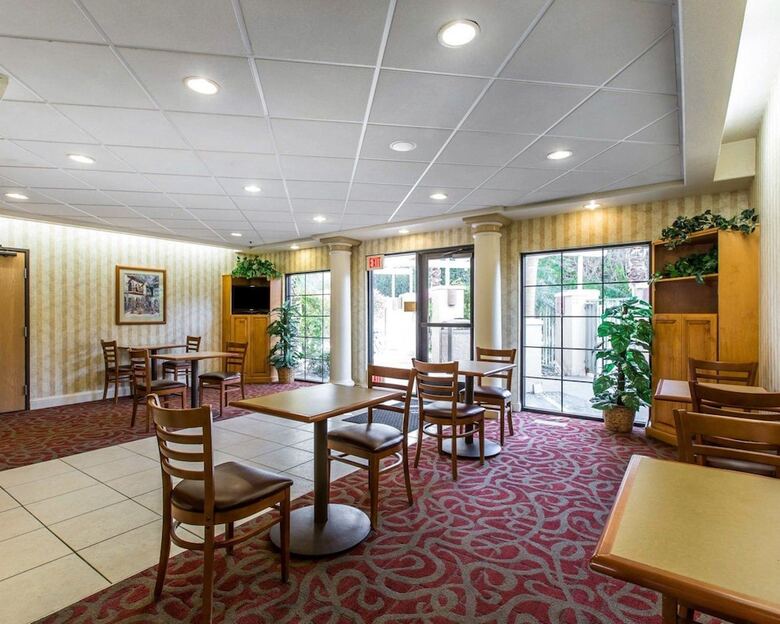 Hotel Comfort Suites Palm Desert I-10