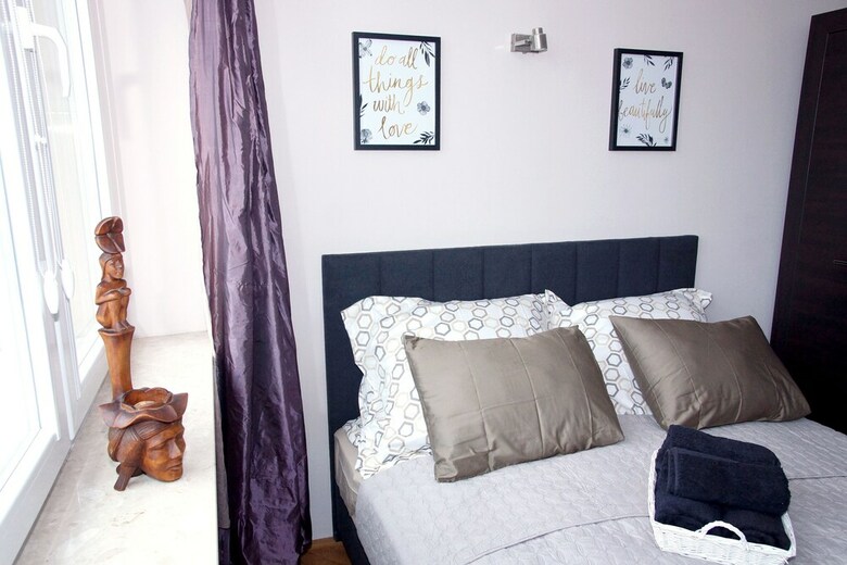 Kwiatowa Warsaw Apartment