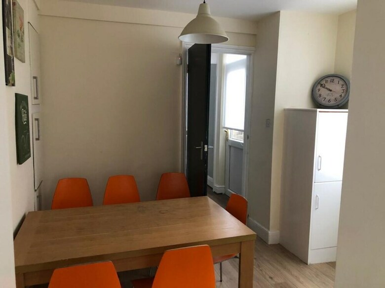Residencia Large Eight Bedroom House