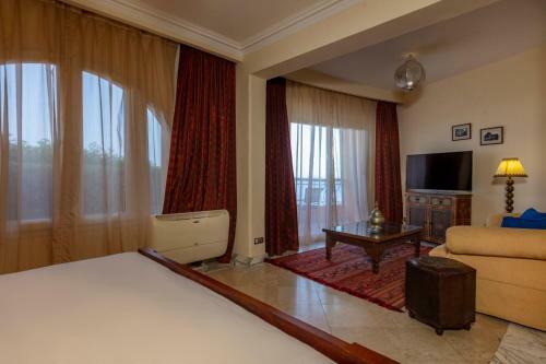 Royal Savoy Hotel And Villas