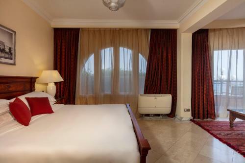 Royal Savoy Hotel And Villas