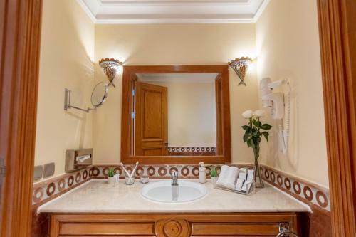 Royal Savoy Hotel And Villas
