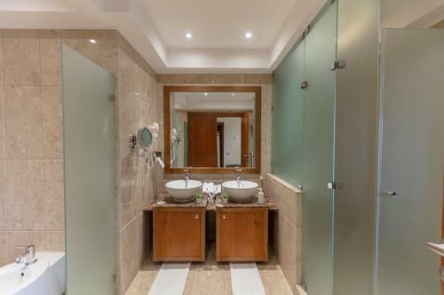 Royal Savoy Hotel And Villas