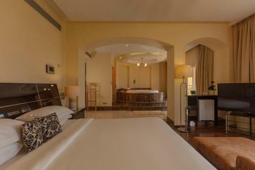 Royal Savoy Hotel And Villas