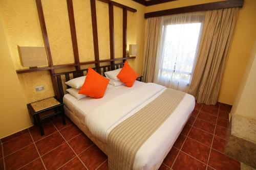 Tamra Beach Hotel