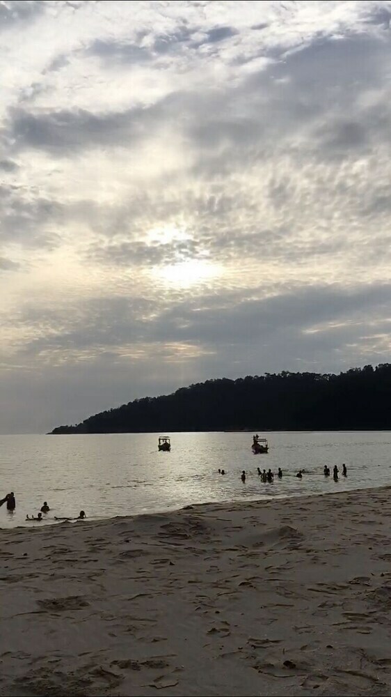 Dindings Pantai Desair Apartment By Dpd