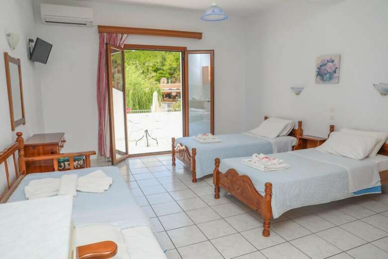 Aparthotel Zorbas Family House