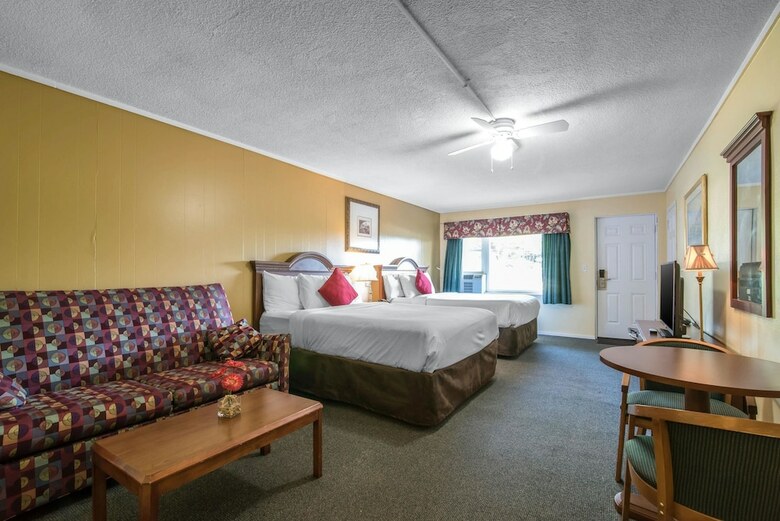 Motel Econo Lodge Inn & Suites
