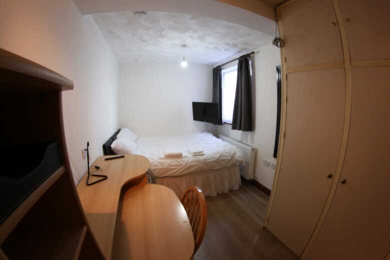 Hostal College Street Abode