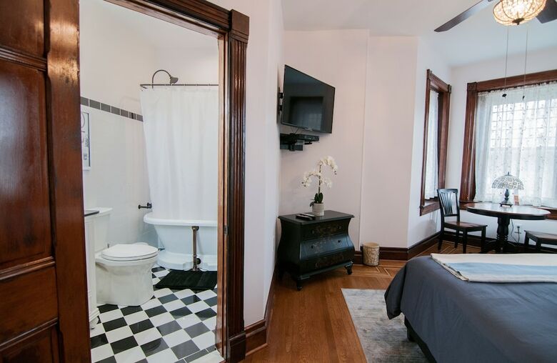 George Washington Wood Bed & Breakfast