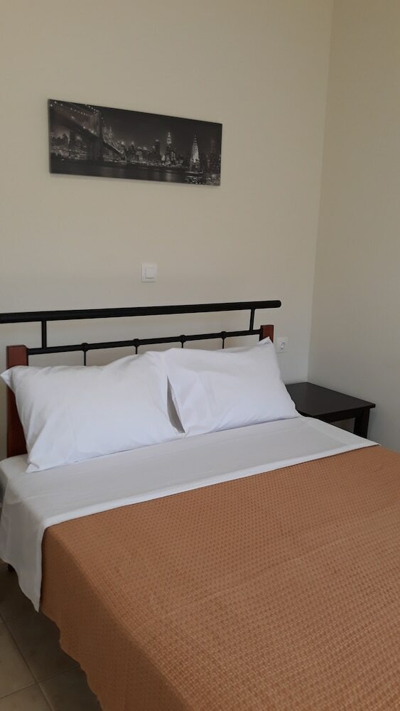 Iro's Sea View Apartments